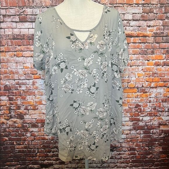 Torrid Grey Floral Georgette Blouse - Picture 3 of 7